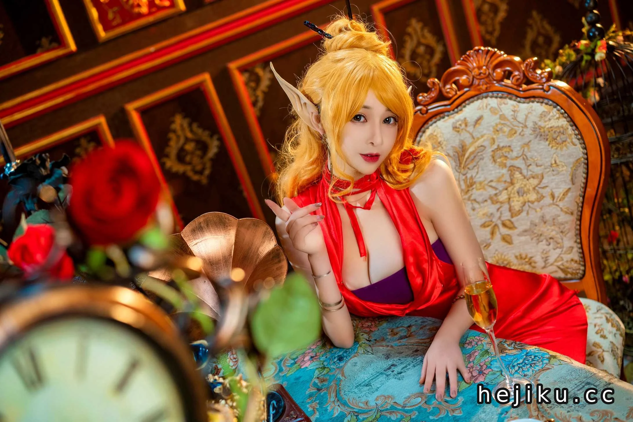 经典重现!知名Coser叉子宝宝惊艳还原索西雅,尽显优雅与反差之美插图2