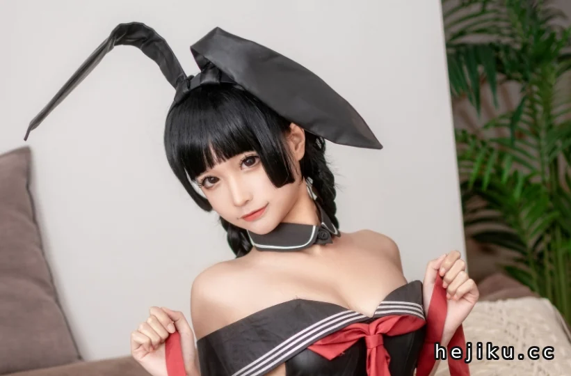 蠢沫沫《卯月桃子》:从可爱兔耳到迷人微笑的完美演绎插图3