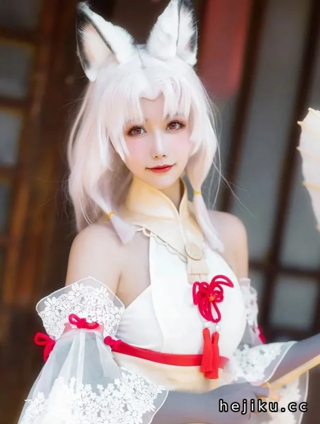 Momoko葵葵《胡桃》作品介绍：白狐灵韵与柔美气质交织出的梦幻写真插图