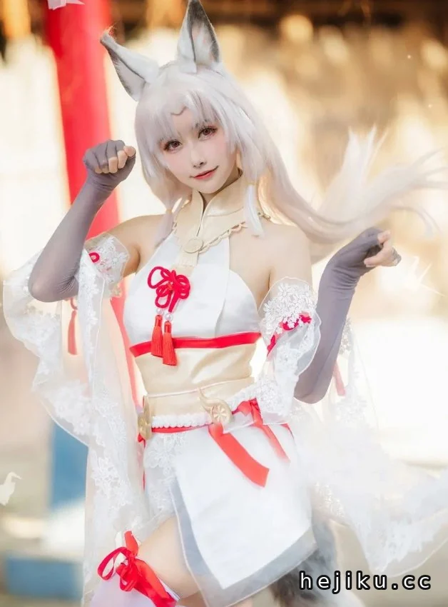 Momoko葵葵《胡桃》作品介绍：白狐灵韵与柔美气质交织出的梦幻写真插图2