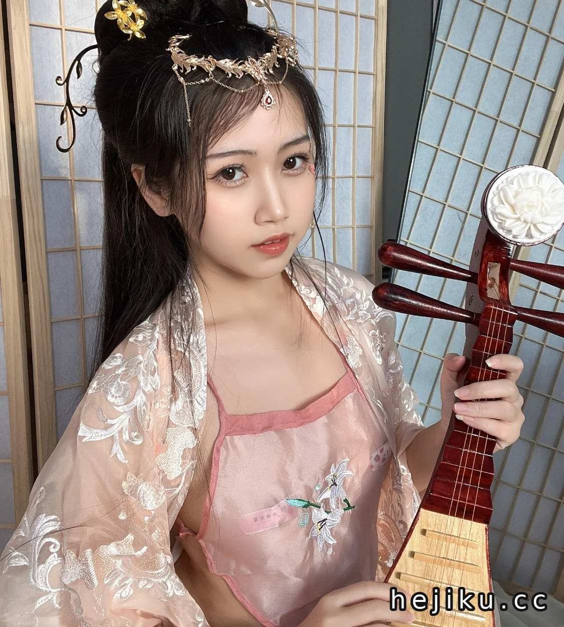 不呆猫《宫廷仕女》：再现古风风采，恍若穿越时空的仕女韵味插图2